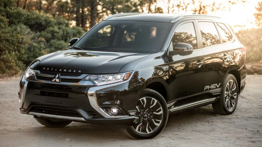  Mitsubishi Outlander PHEV 2017 года  (NA) (фото 39 из 70)